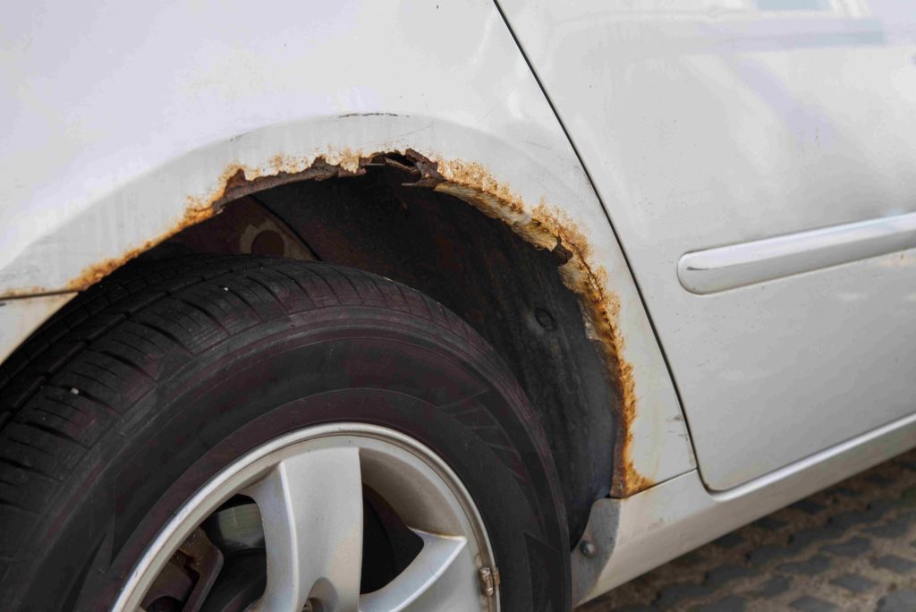 rouille sur voiture.